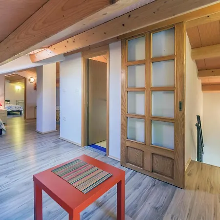 Сasa de vacaciones Four-bedroom With Sea View 08 *