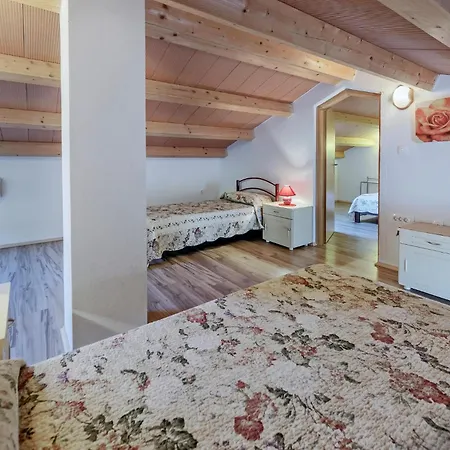 Four-bedroom With Sea View 08 *