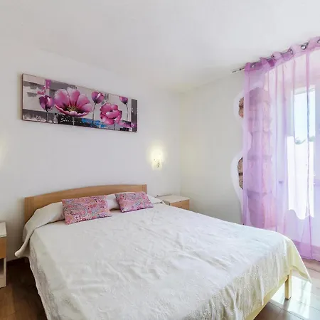 Four-bedroom With Sea View 08 Сasa de vacaciones